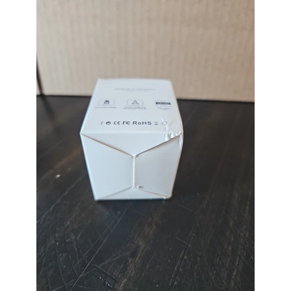 Universal Travel Adapter - Muama ‎ Black New